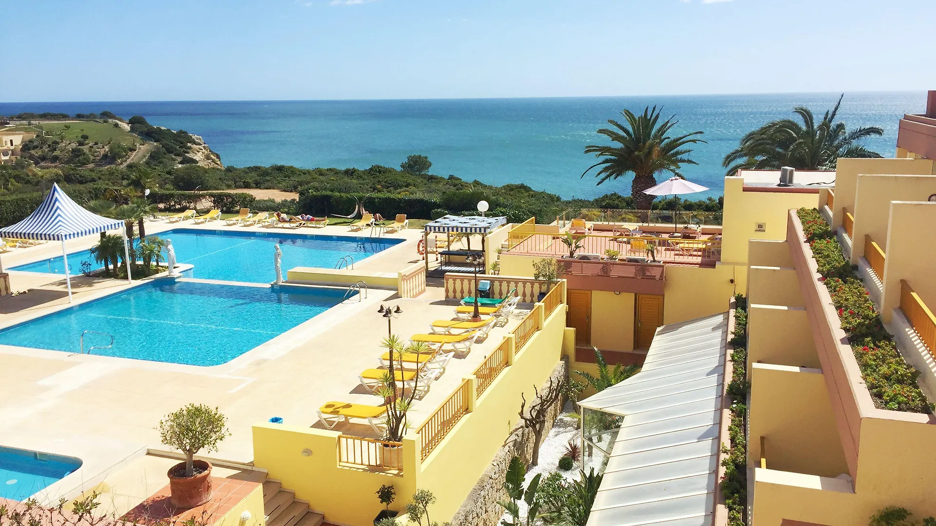 Hotel Baia Cristal Beach & Spa Resort Carvoeiro  4*, Carvoeiro (Lagoa) Portugal